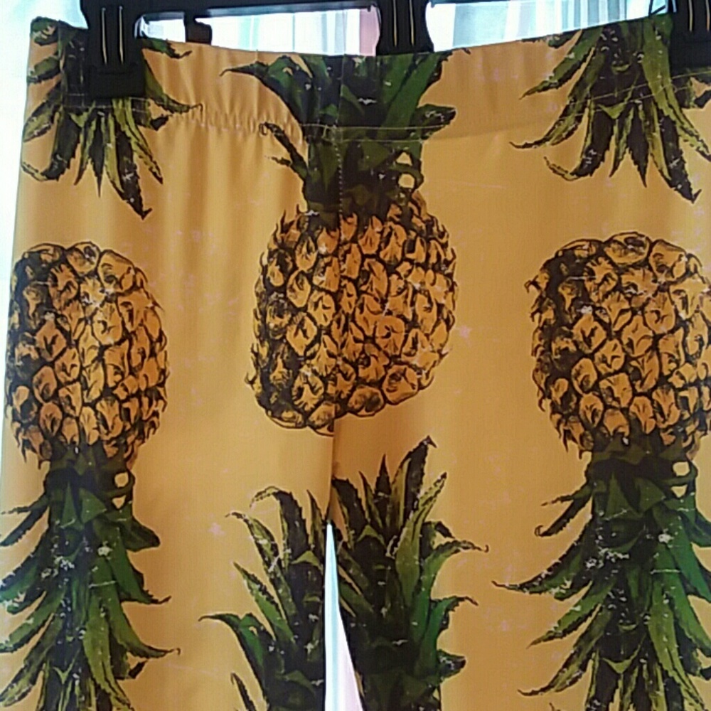 Pineapple print yoga leggings